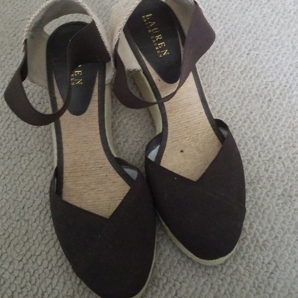 Shoes - Picture 4 of 8